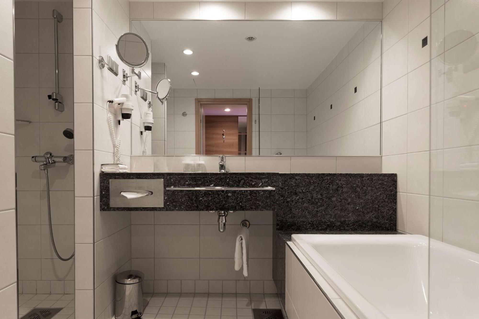 Hilton Kalastajatorppa 4*